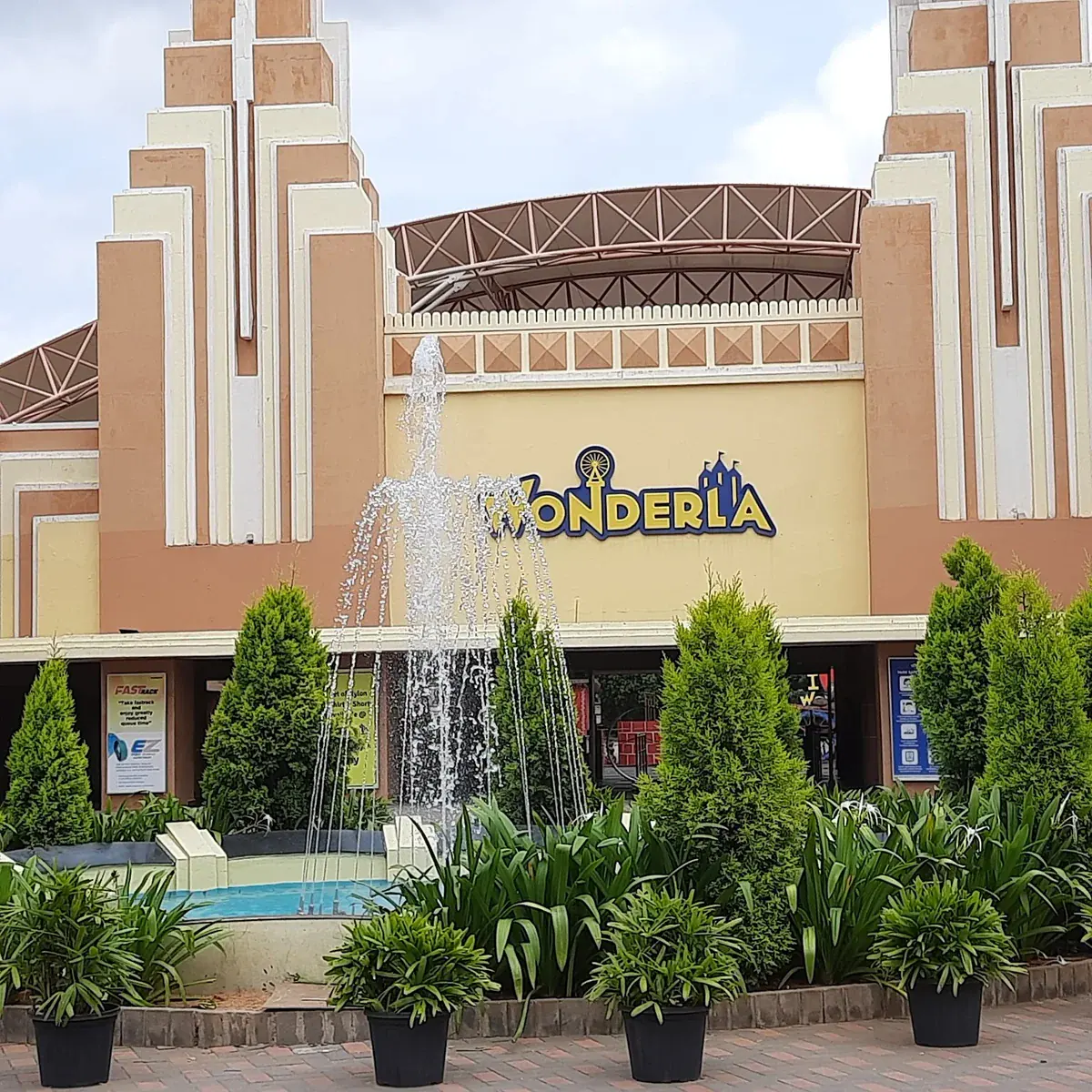 Wonderla Hyderabad amusement park